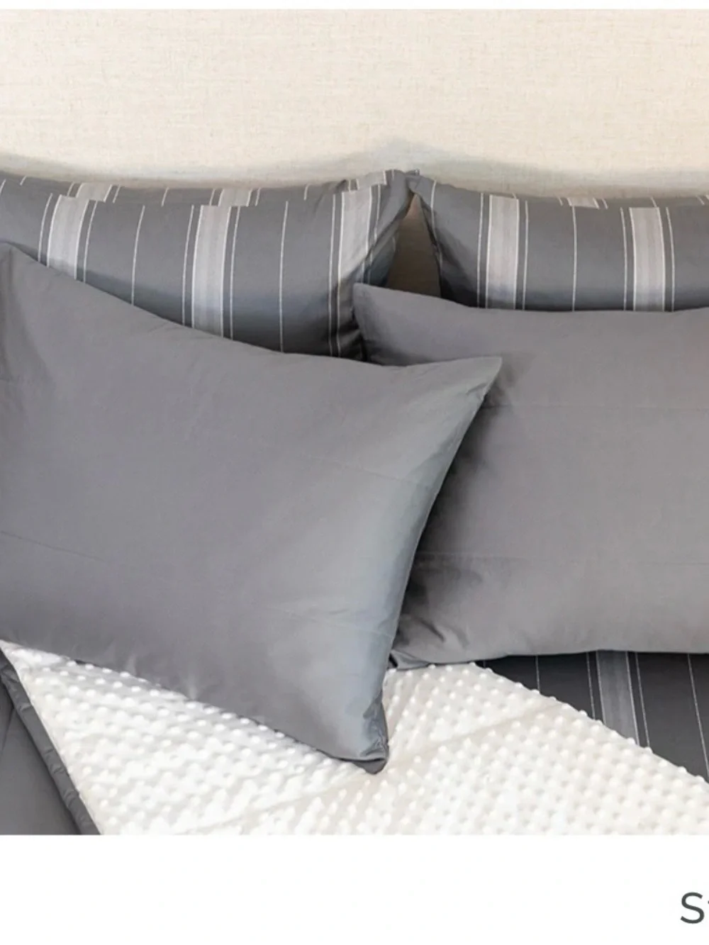 Reese’s Gray and White Beddy’s Zippered Bedding
